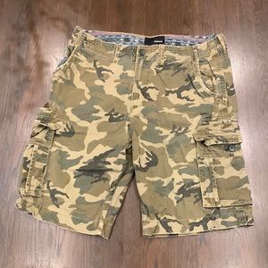 mens hurley camo shorts
